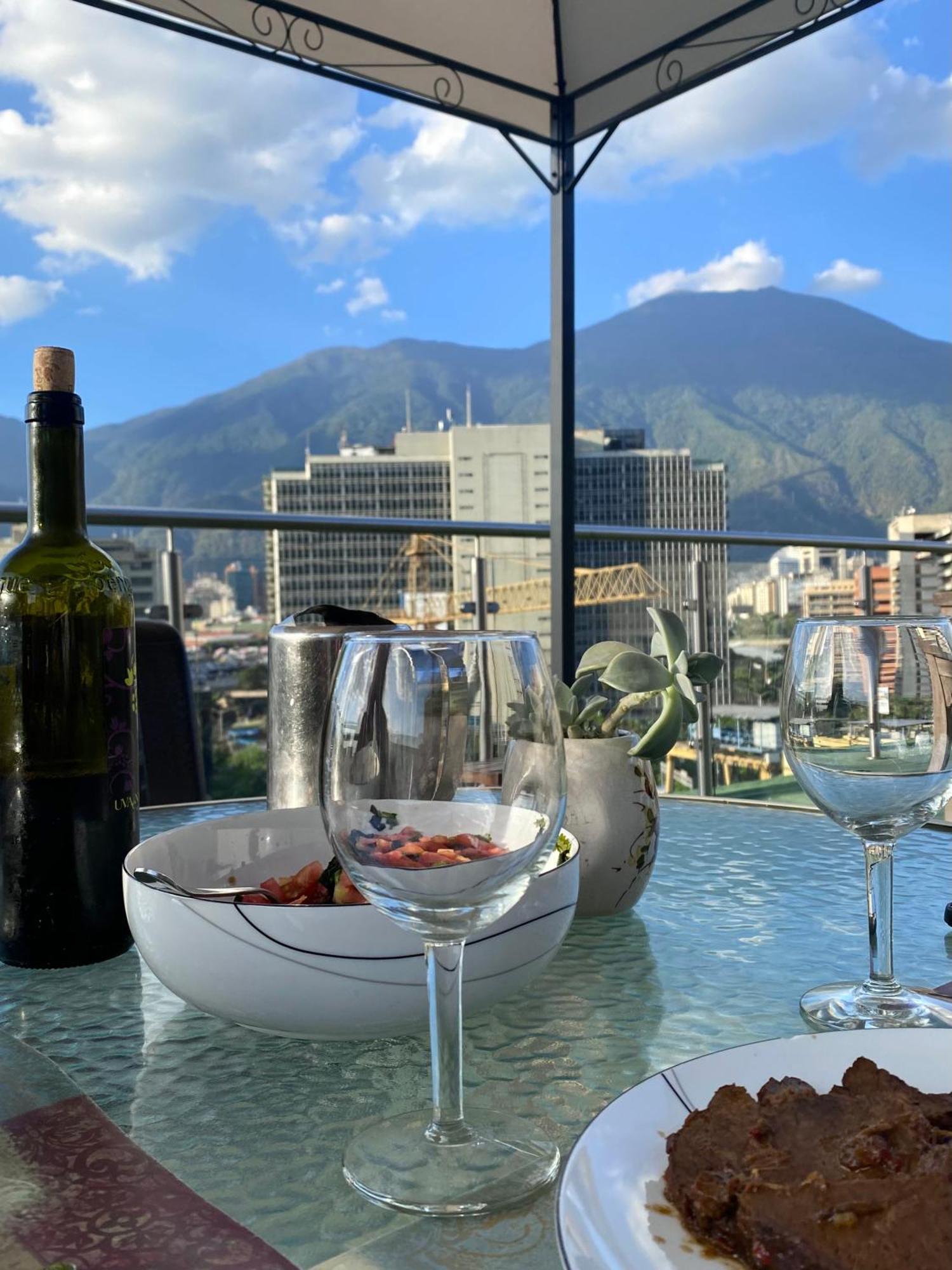Ololo Caracas B&B ภายนอก รูปภาพ